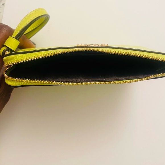 NWOT! Neon Coach Corner Zip Wristlet Embossed - Picture 6 of 9
